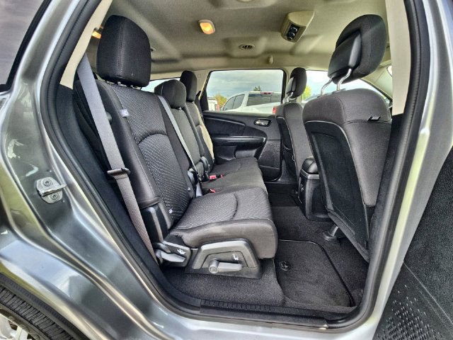 Used 2017 Dodge Journey SXT w/ Comfort/Convenience Group FWD image 26