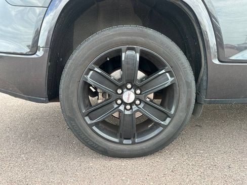 Used 2017 GMC Acadia Denali w/ Technology Package AWD/4WD image 40