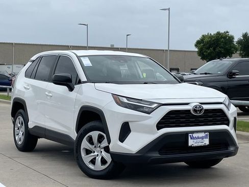 Used 2025 Toyota RAV4 LE AWD/4WD image 2