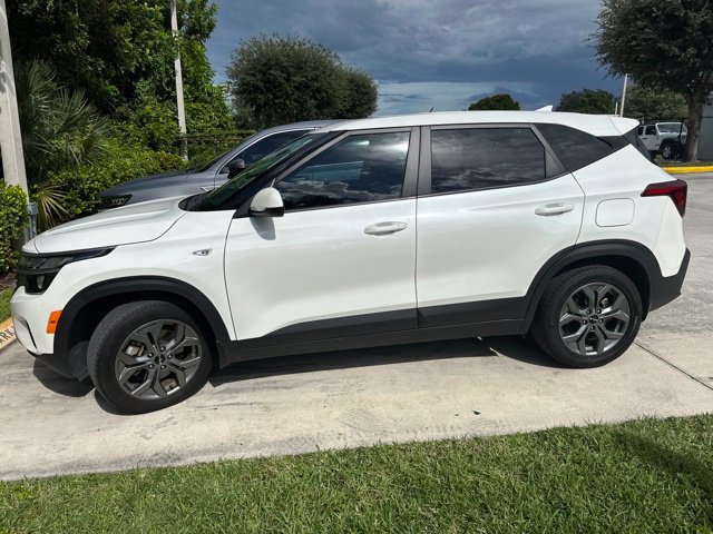 Certified 2024 Kia Seltos LX AWD/4WD image 2