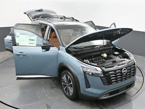 New 2026 Nissan Pathfinder Platinum AWD/4WD image 46