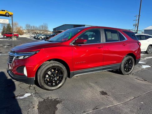 Used 2024 Chevrolet Equinox LT image 1