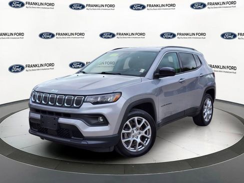 Used 2022 Jeep Compass Latitude AWD/4WD image 1