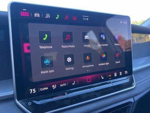 New 2026 Volkswagen Tiguan SE image 12