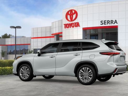 New 2026 Toyota Highlander Platinum image 5