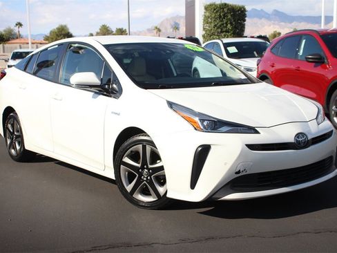 Used 2019 Toyota Prius XLE image 1