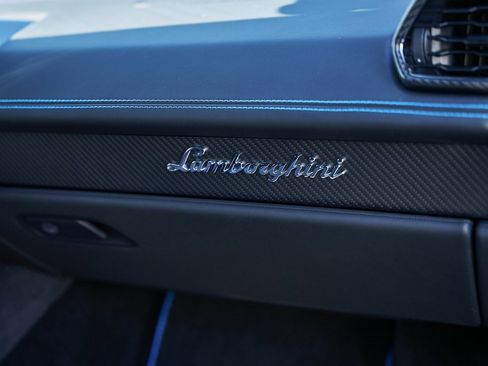 Used 2023 Lamborghini Huracan Tecnica image 35