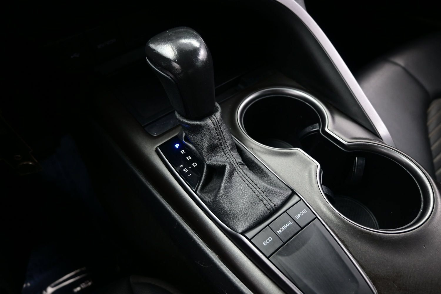 Used 2024 Toyota Camry SE FWD image 21