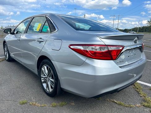 Used 2017 Toyota Camry SE FWD image 4