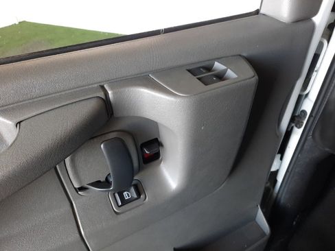 Used 2014 Chevrolet Express 2500 LS image 24