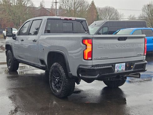 Used 2024 Chevrolet Silverado 2500 ZR2 image 5