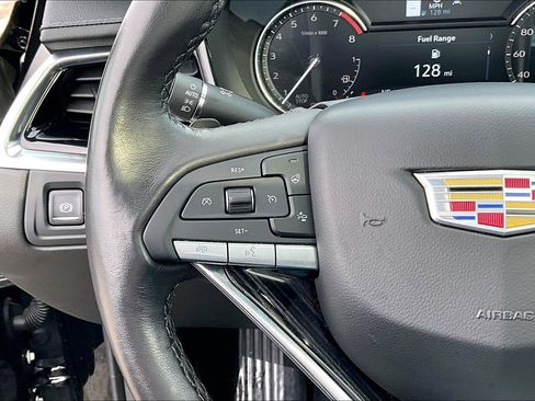 Used 2025 Cadillac XT6 Premium Luxury image 18