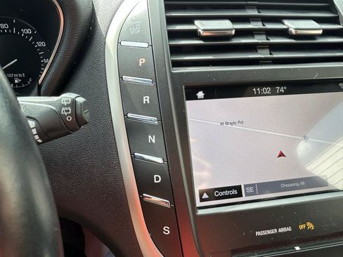 Used 2019 Lincoln MKC Select w/ Select Plus Package AWD/4WD image 27