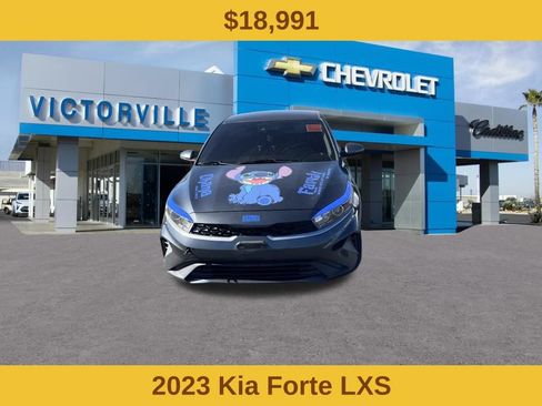 Used 2023 Kia Forte LXS w/ LXS Technology Package FWD image 2