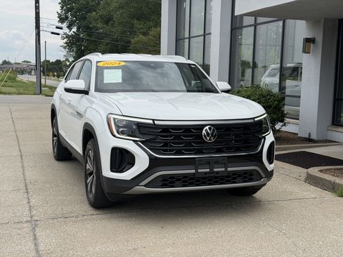 Used 2024 Volkswagen Atlas Cross Sport SE AWD/4WD image 19