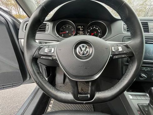 Used 2016 Volkswagen Jetta SE FWD image 38