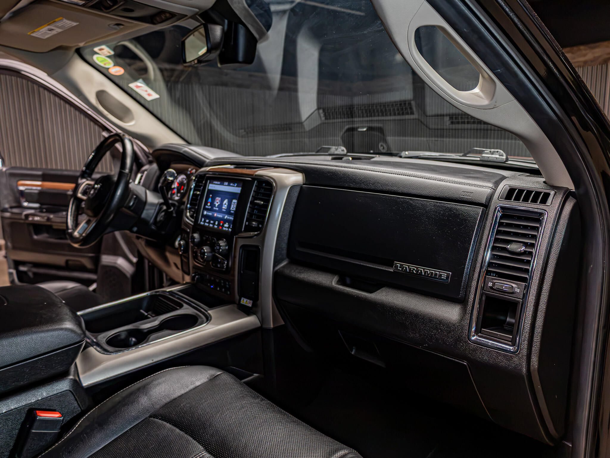 Used 2018 RAM 2500 Laramie w/ Convenience Group AWD/4WD image 28