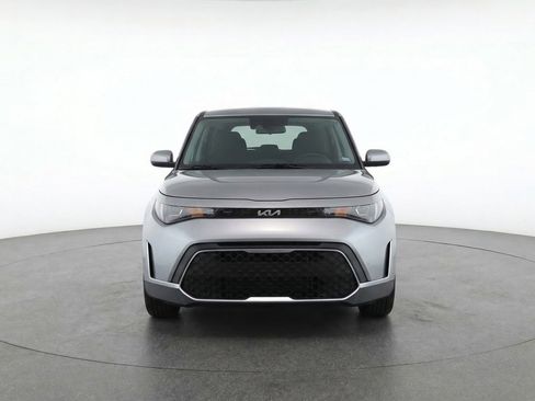Used 2025 Kia Soul LX w/ LX Technology Package image 2