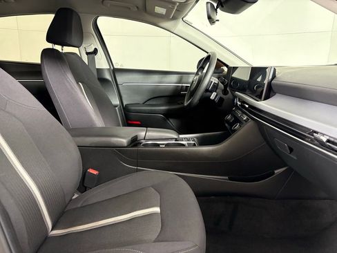 Used 2025 Hyundai Sonata SEL FWD image 14