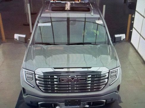 Used 2023 GMC Sierra 1500 Denali w/ Denali Reserve Package AWD/4WD image 14