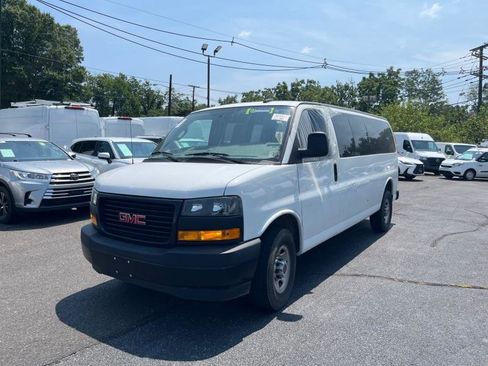 Used 2023 GMC Savana 3500 LS image 3