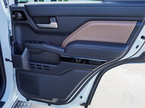 New 2026 Toyota 4Runner Limited AWD/4WD image 30