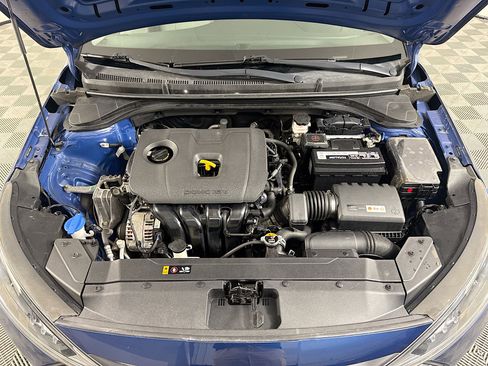 Used 2019 Hyundai Elantra SE image 38