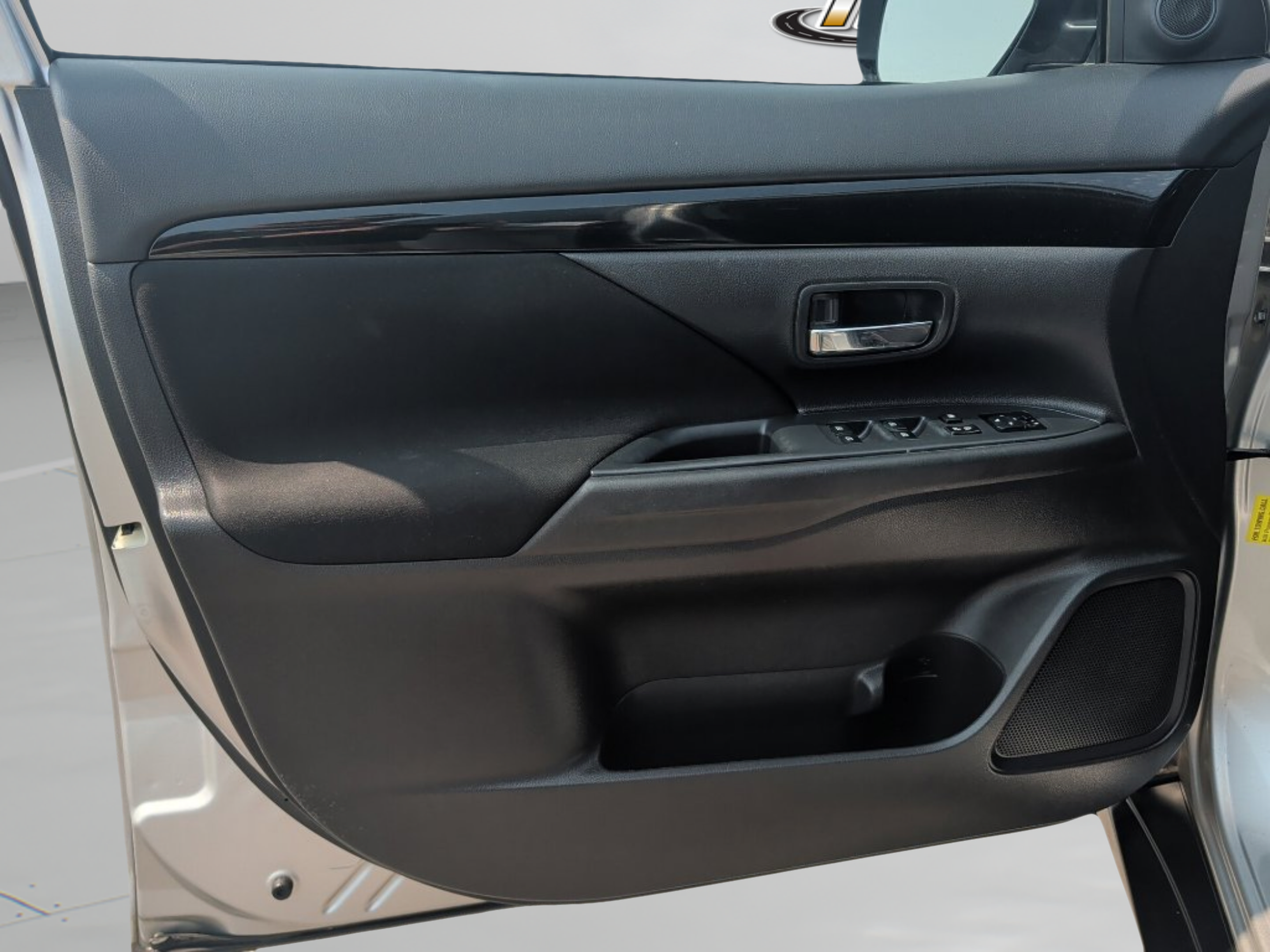 Used 2019 Mitsubishi Outlander ES AWD/4WD image 16
