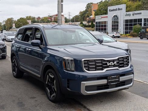 Certified 2024 Kia Telluride S w/ S Sunroof Package image 4