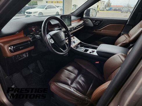 Used 2020 Lincoln Aviator Reserve w/ Equipment Group 202A image 9