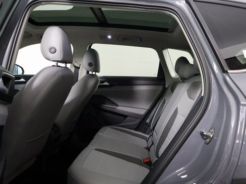 Used 2022 Volkswagen Taos SE image 11