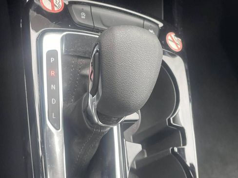 Used 2025 Chevrolet Trax LT FWD image 18