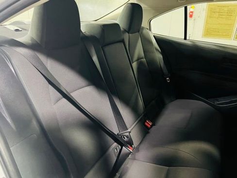 Used 2022 Toyota Corolla LE FWD image 25