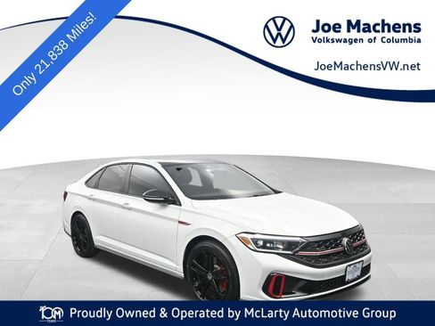 Used 2022 Volkswagen Jetta GLI Autobahn FWD image 1