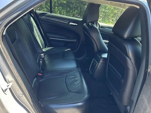 Used 2015 Chrysler 300 Limited image 13