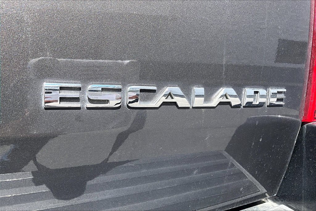 Used 2011 Cadillac Escalade ESV Premium RWD image 25