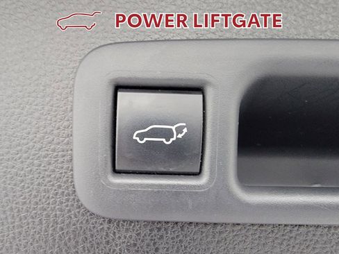 Used 2023 Toyota Highlander XLE AWD/4WD image 33