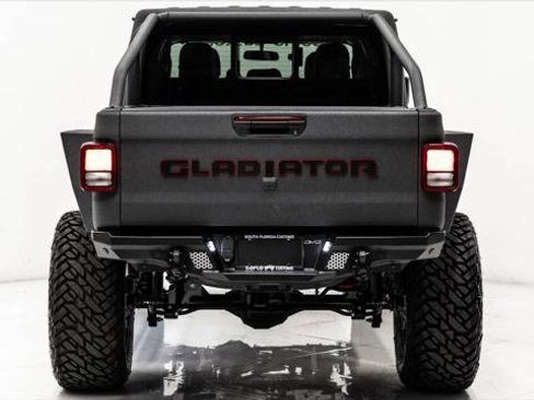 Used 2025 Jeep Gladiator Sport image 19