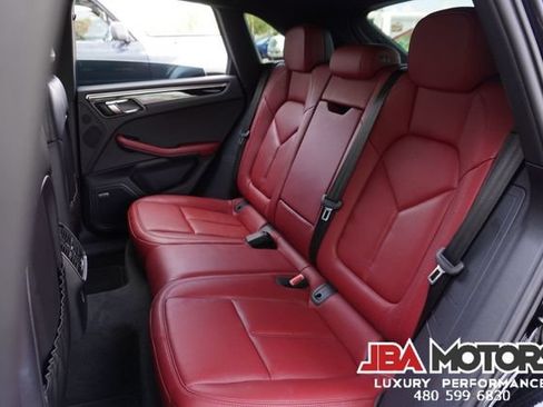Used 2024 Porsche Macan AWD/4WD image 89