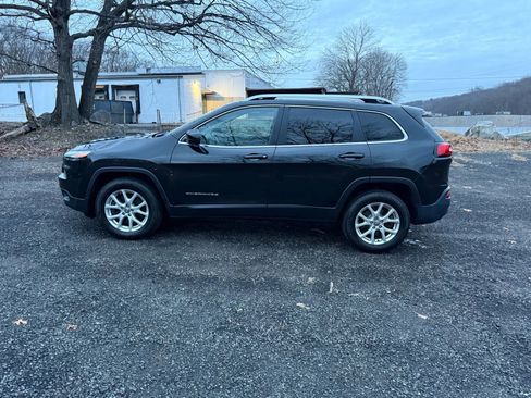 Used 2016 Jeep Cherokee Latitude w/ Comfort & Sound Group image 8