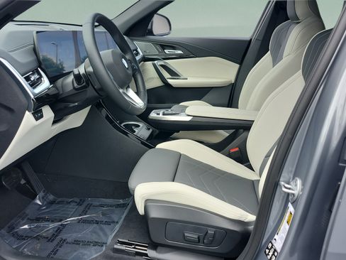 New 2026 BMW X2 xDrive28i w/ Convenience Package AWD/4WD image 9