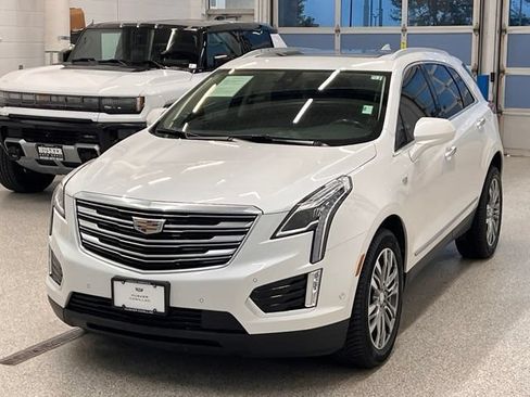 Used 2018 Cadillac XT5 Premium Luxury w/ Driver Assist Package AWD/4WD image 4