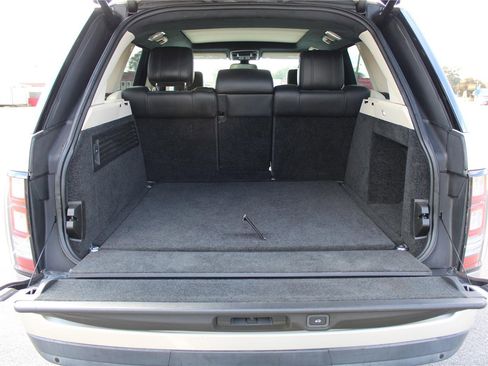 Used 2014 Land Rover Range Rover HSE image 7