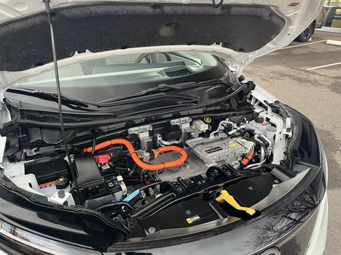 Certified 2025 Nissan Ariya ENGAGE image 13