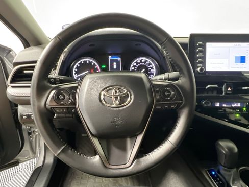 Used 2024 Toyota Camry SE w/ Convenience Package image 17