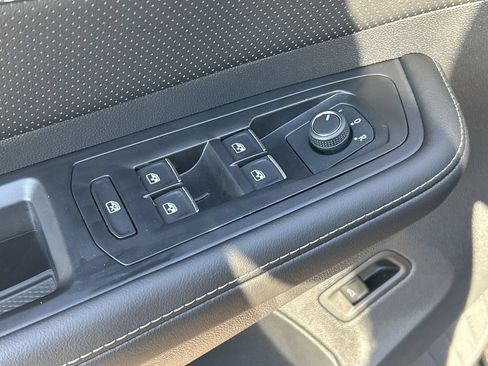 New 2026 Volkswagen Atlas SE FWD image 17