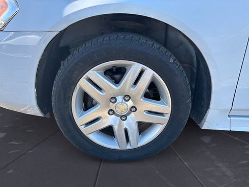 Used 2015 Chevrolet Impala LT w/ LT Sunroof Package image 14