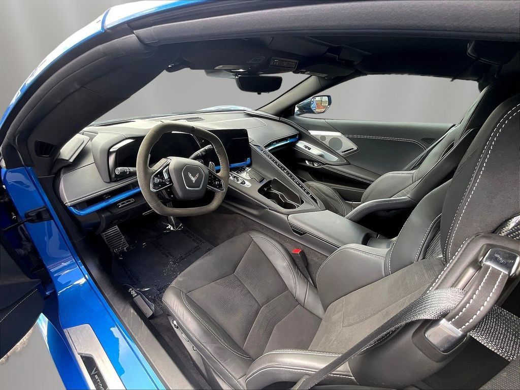 Used 2024 Chevrolet Corvette Stingray Preferred Cpe w/ 2LT RWD image 7