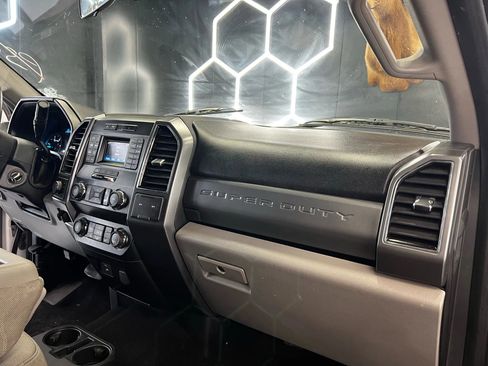 Used 2019 Ford F250 XLT AWD/4WD image 18