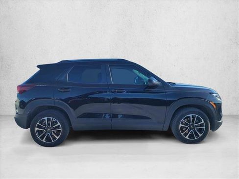 Used 2024 Chevrolet TrailBlazer LT w/ Driver Confidence Package FWD image 4